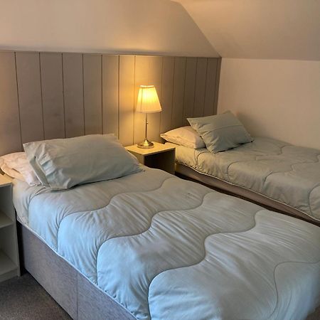 קריקיאז Marine Terrace Apartments מראה חיצוני תמונה