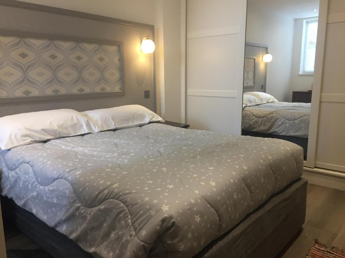 קריקיאז Marine Terrace Apartments מראה חיצוני תמונה