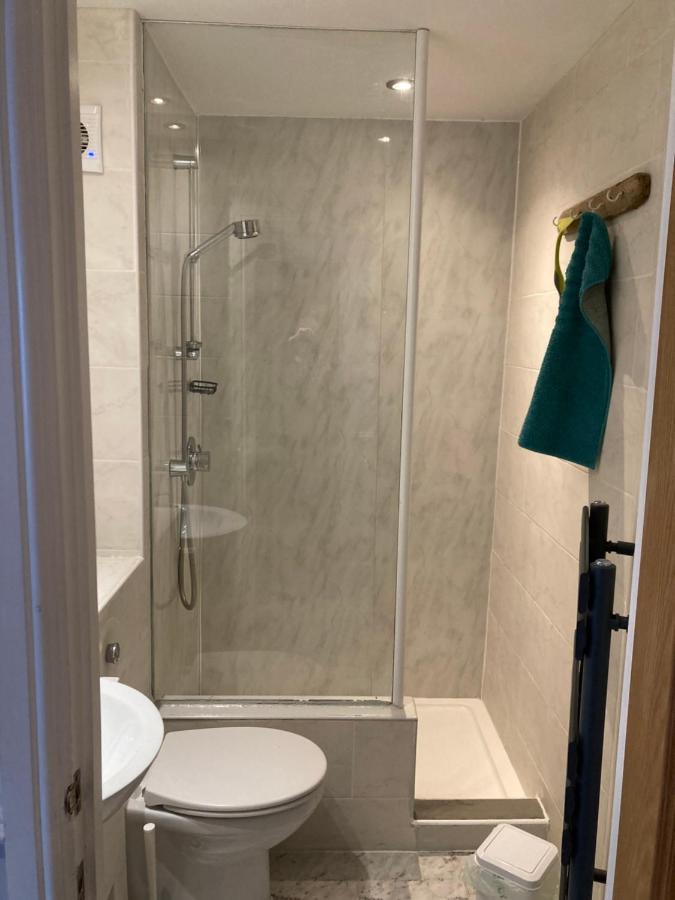 קריקיאז Marine Terrace Apartments מראה חיצוני תמונה