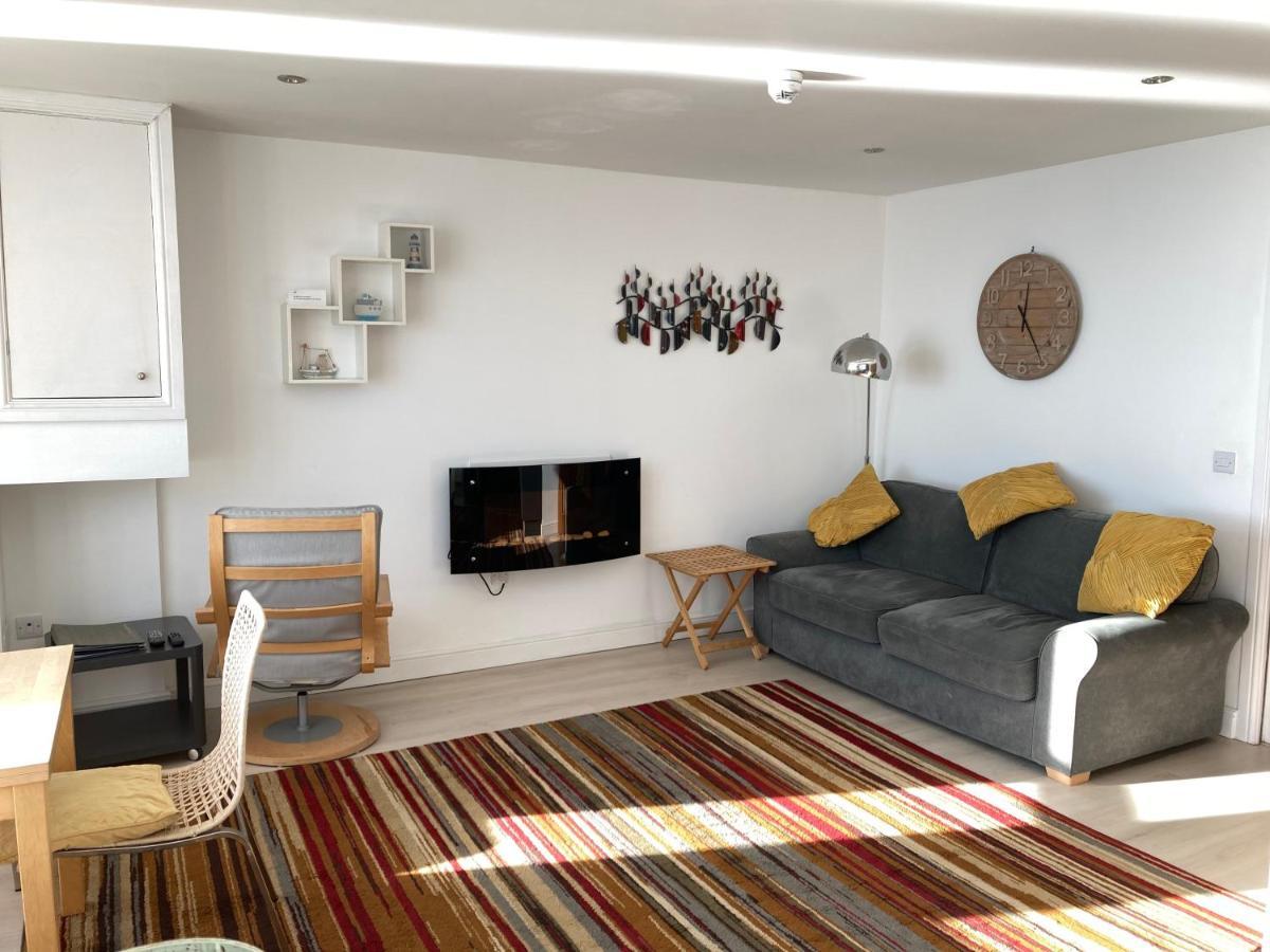 קריקיאז Marine Terrace Apartments מראה חיצוני תמונה