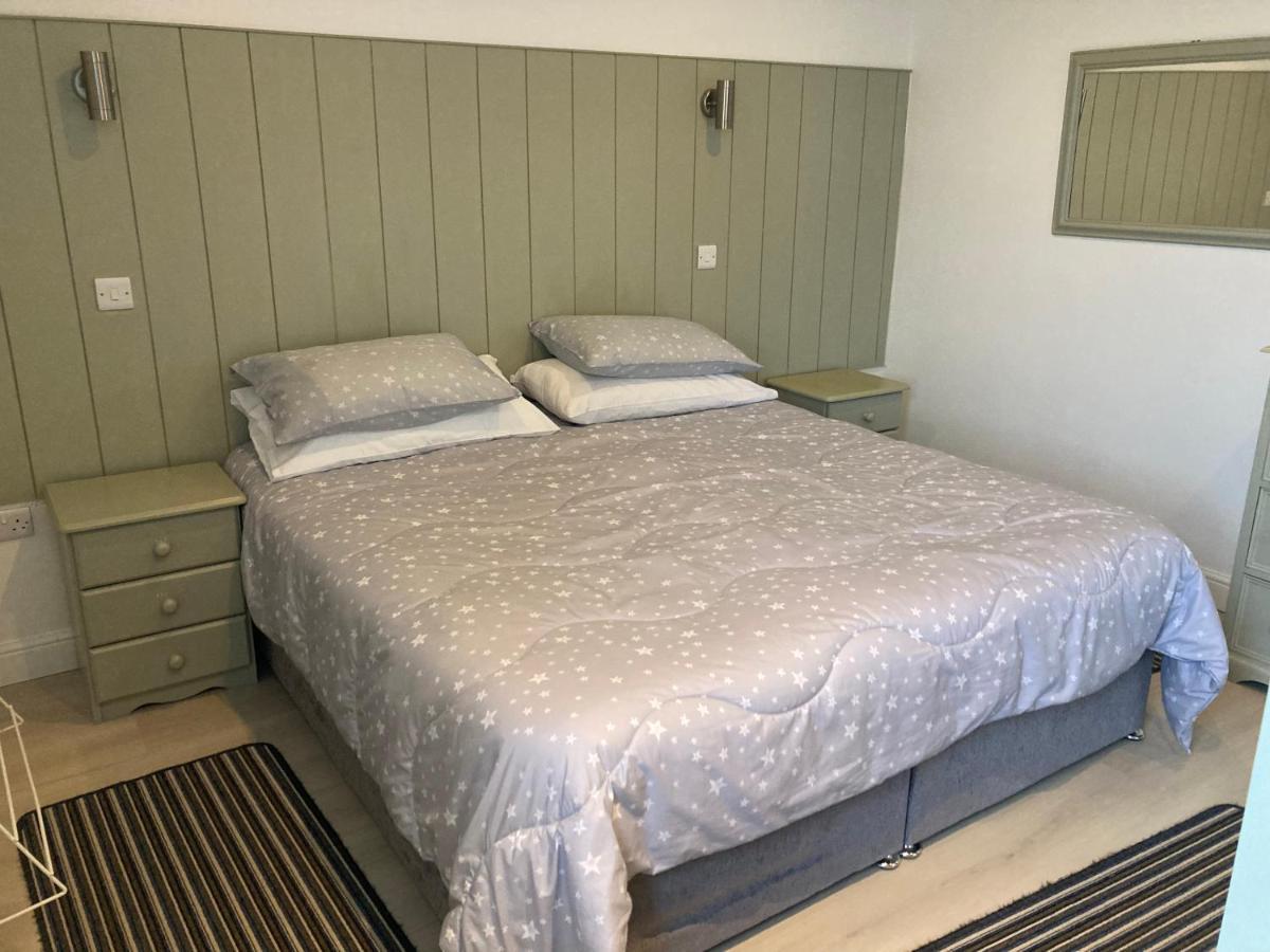 קריקיאז Marine Terrace Apartments מראה חיצוני תמונה