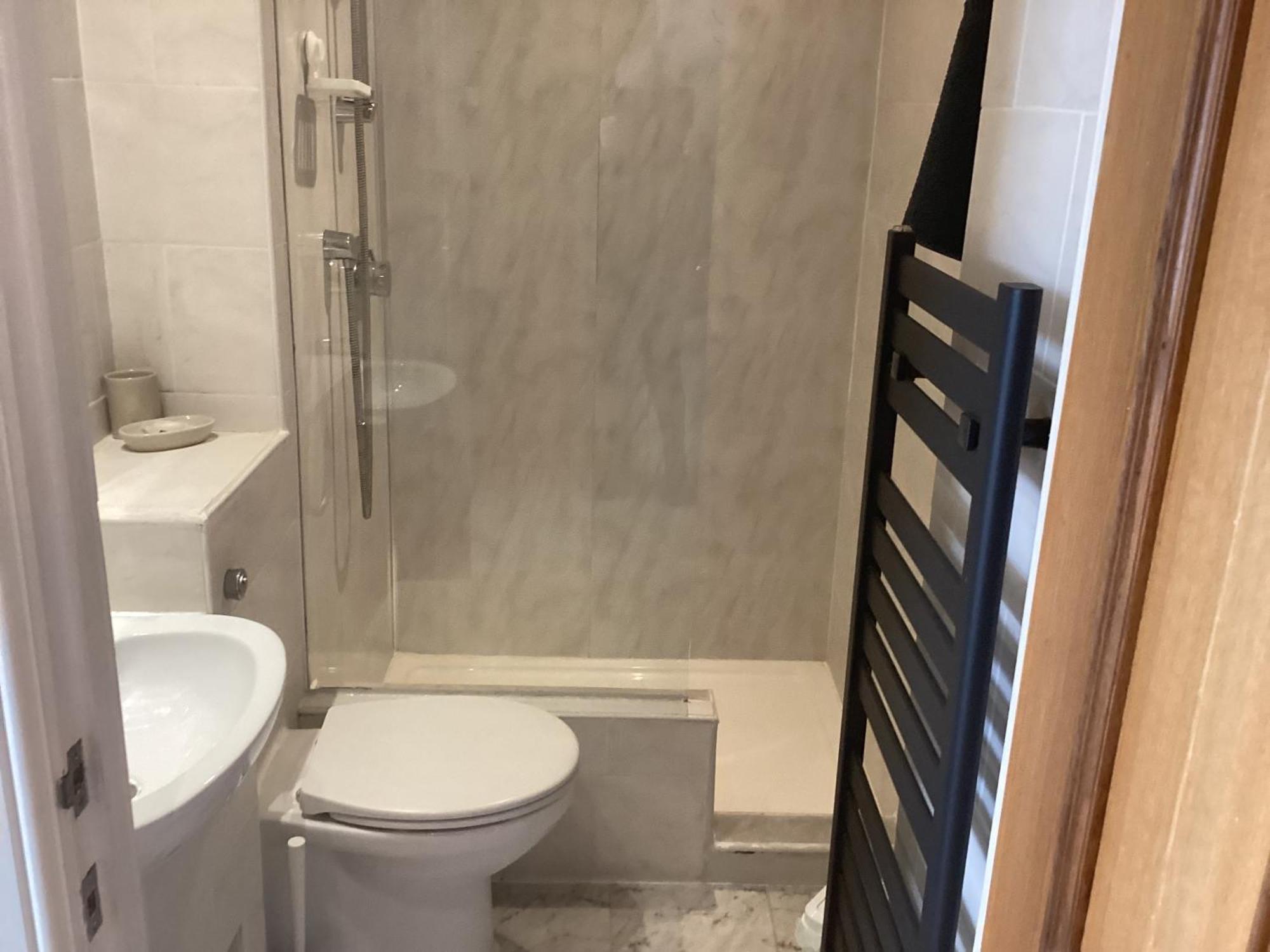 קריקיאז Marine Terrace Apartments מראה חיצוני תמונה
