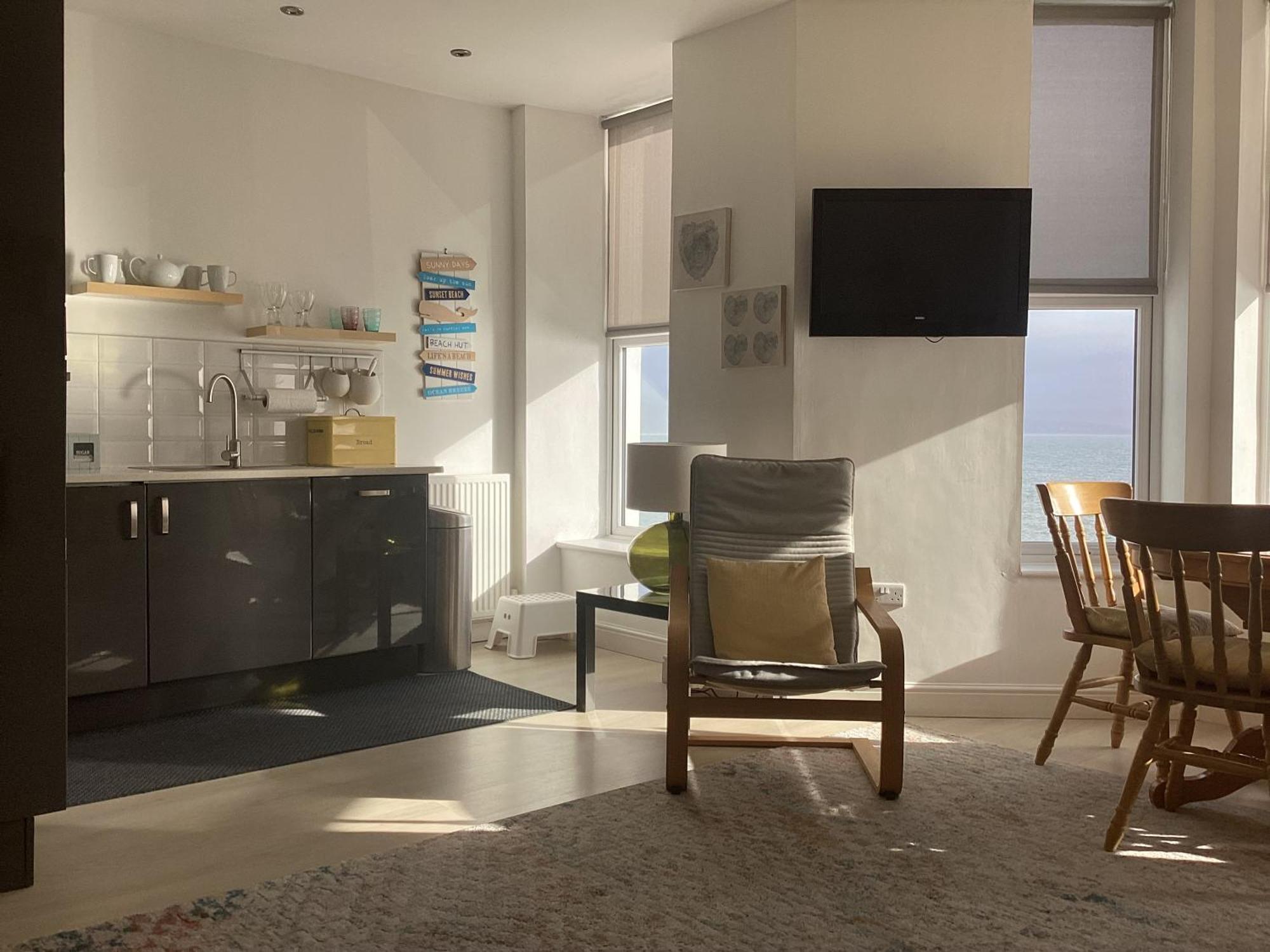 קריקיאז Marine Terrace Apartments מראה חיצוני תמונה