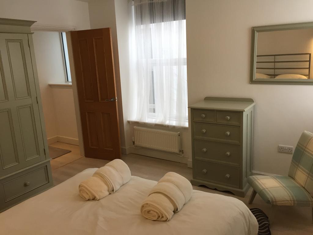 קריקיאז Marine Terrace Apartments מראה חיצוני תמונה