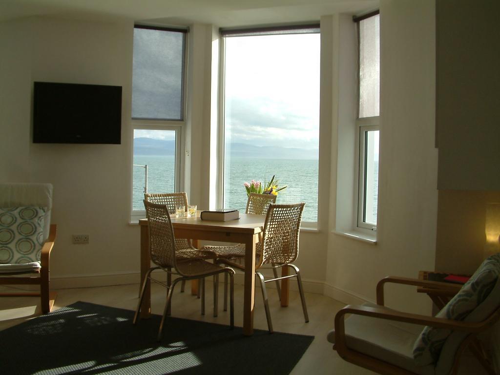 קריקיאז Marine Terrace Apartments מראה חיצוני תמונה