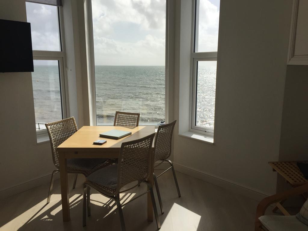 קריקיאז Marine Terrace Apartments מראה חיצוני תמונה